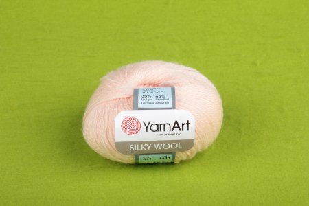 Пряжа Yarnart Silky wool пудра (341), 65%шерсть мериноса/35%искусственный шелк, 190м, 25г