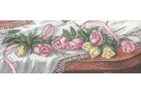 Набор для вышивания крестом КЛАРТ Розы на столе, 27*10,5см