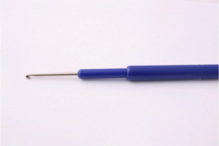 Крючок для вязания GAMMA с пластиковой ручкой и колпачком, металлический, d2,5мм, 8см