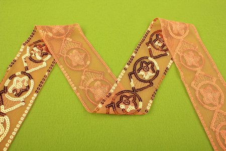 Тесьма декоративная GAMMA с пайетками, коричневый, 70мм, 1м